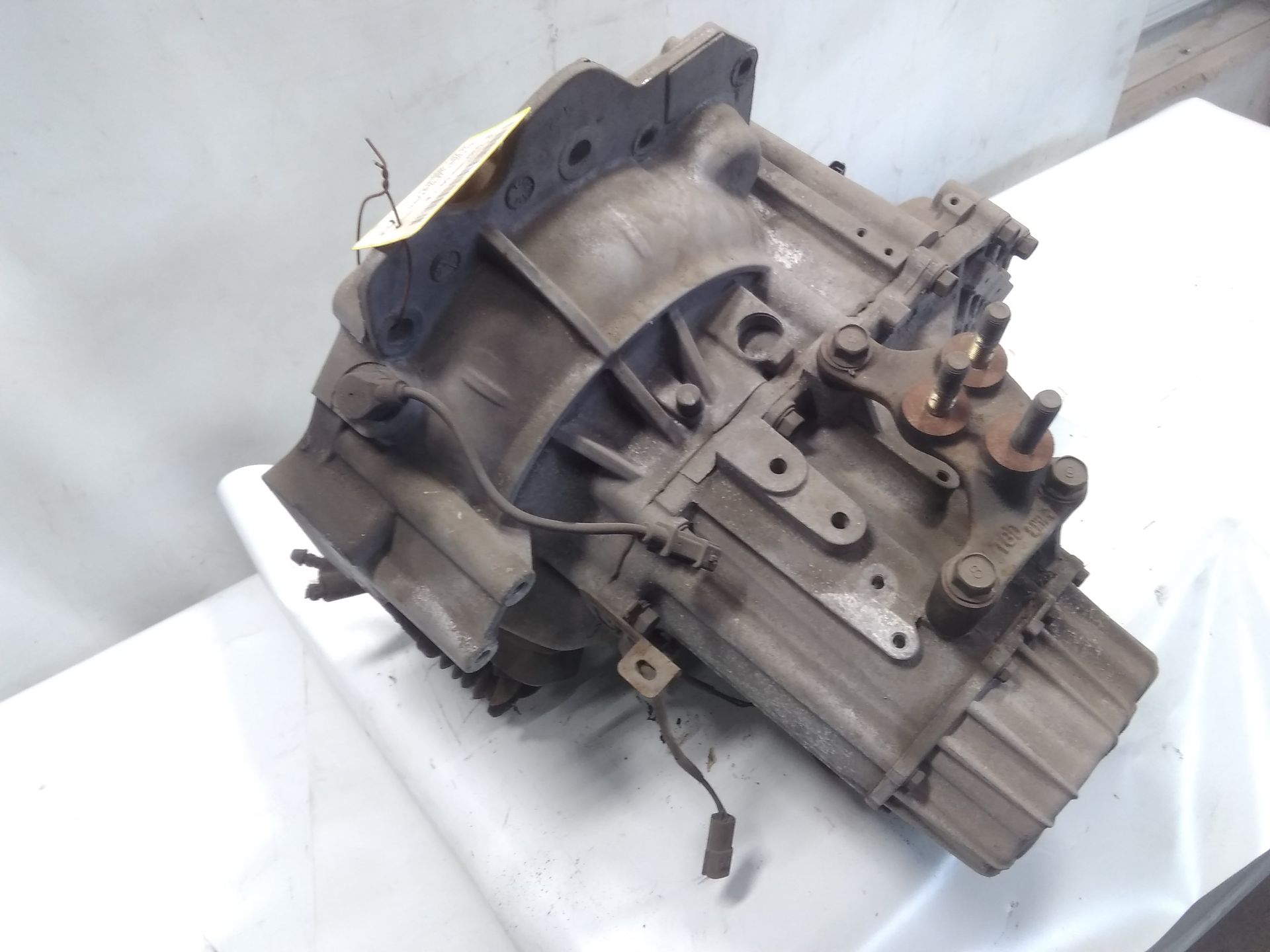 Kia Carens 2 original Getriebe Schaltgetriebe 5 Gang 1.8 93kw Bj2002