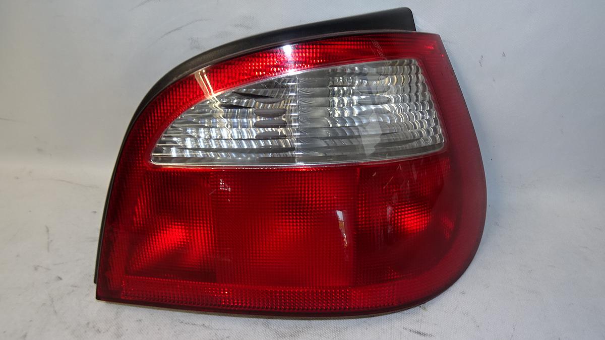 Renault Megane I BA Bj1999 Rückleuchte Heckleuchte rechts weiss rot 7700428321 Renault