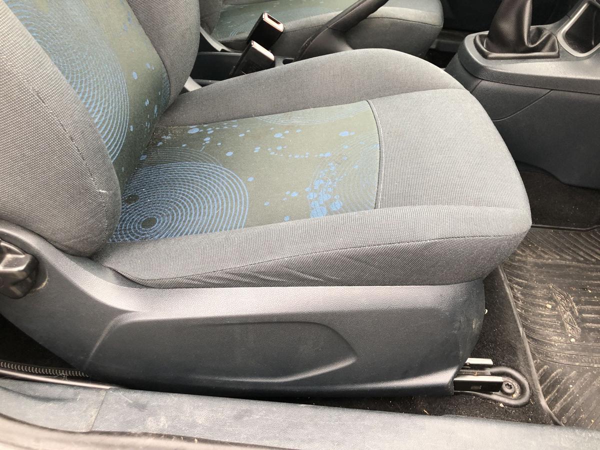 Ford Fiesta JA8 Sitz vorn rechts Beifahrersitz für 3 türer Stoffsitz Autositz