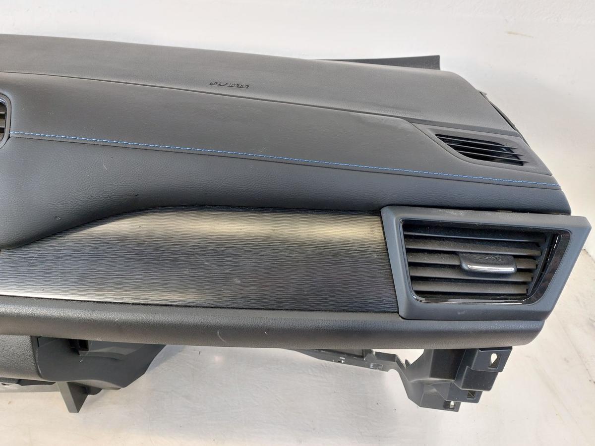 Nissan Leaf ZE1 40kWh Armaturenbrett Armaturentafel Dashboard Cockpit