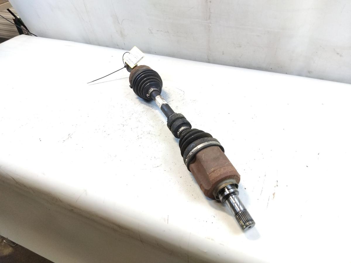 Nissan Qashqai J10 Antriebswelle Gelenkwelle vorn links 2.0 104kw Bj.2011