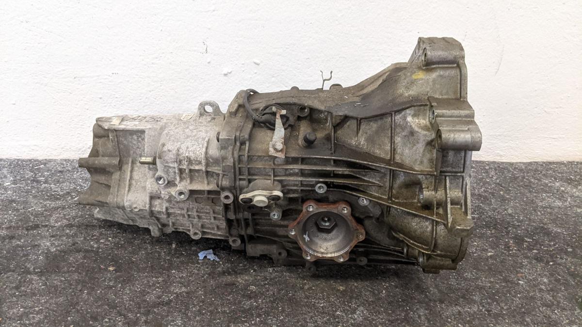 Audi A4 8E B7 Getriebe Schaltgetriebe 5 Gang HFF 88tkm 2 Liter Benziner