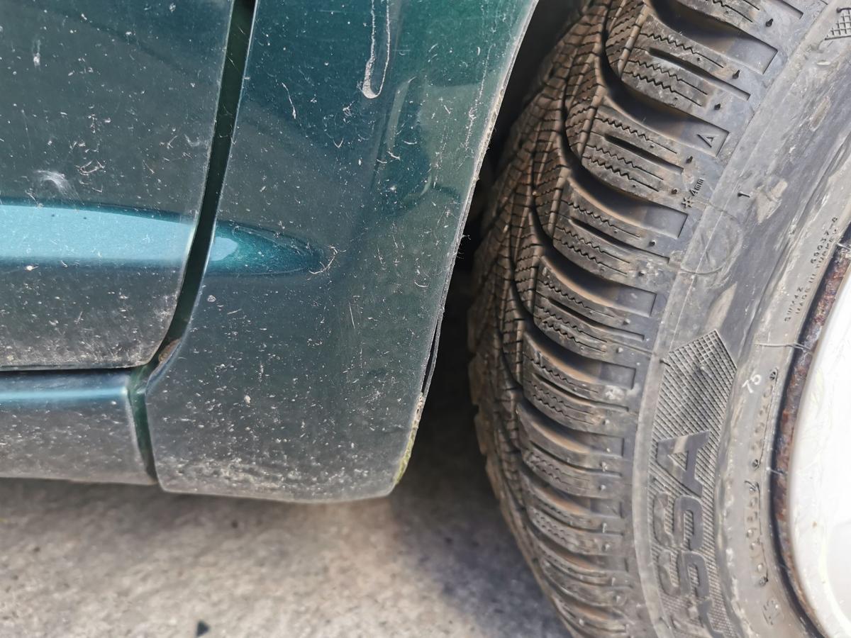 Toyota Yaris P1 Kotflügel Fender Seitenwand vorn rechts 6R4 Dark Green
