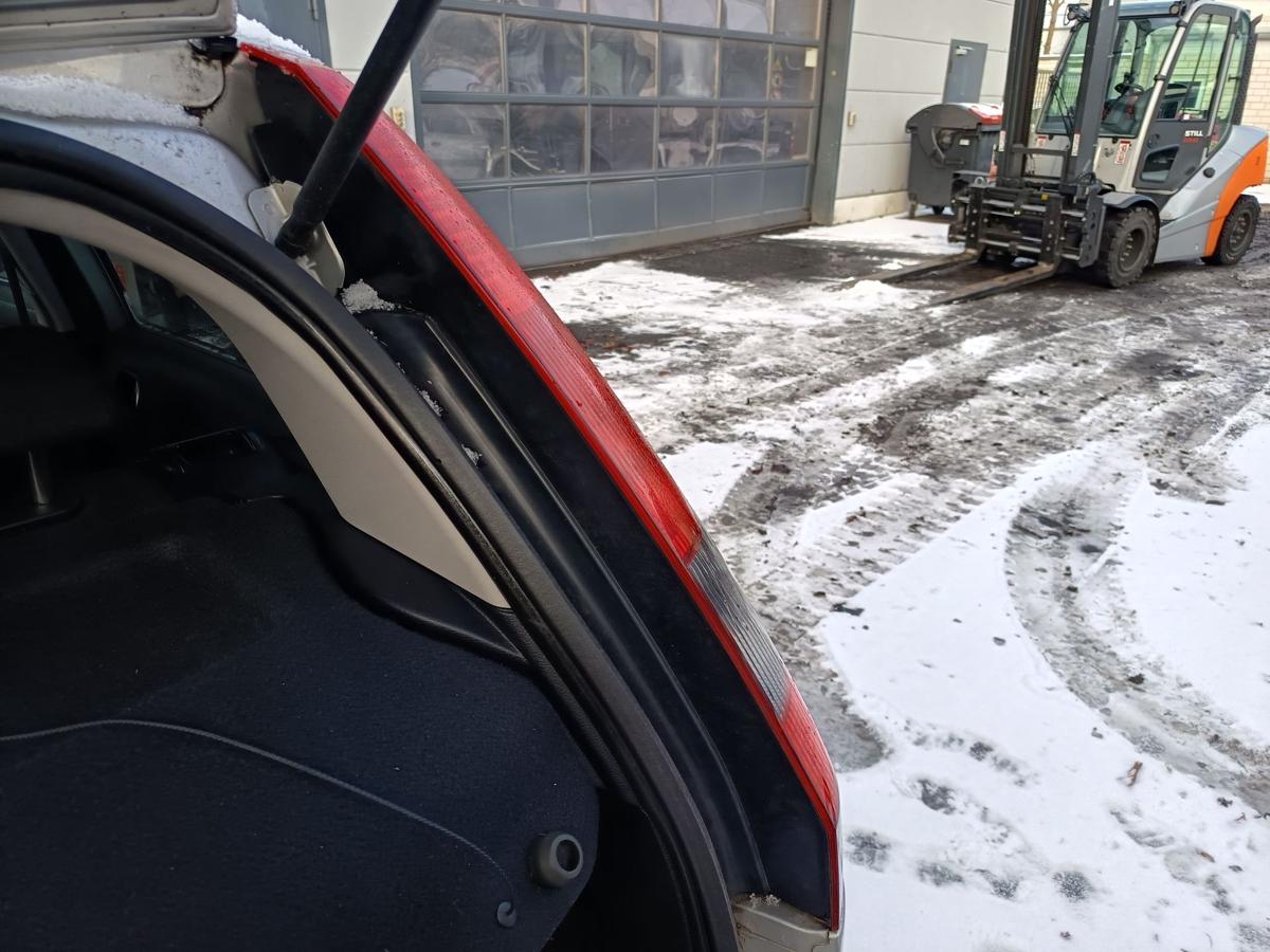 Ford Fiesta VI 5t&uuml;rer original R&uuml;ckleuchte rechts Heck/Schluss/Licht Bj 2005