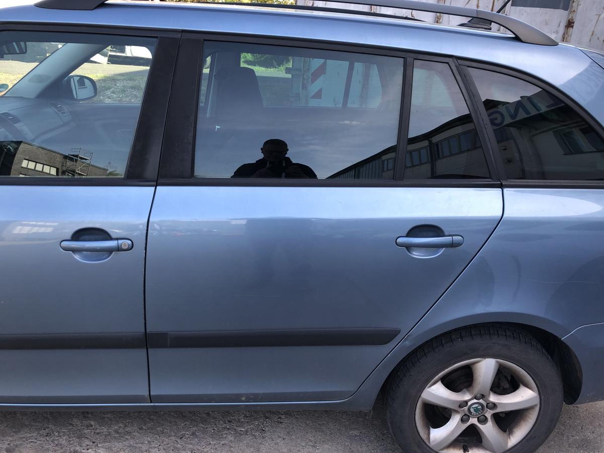Skoda Fabia II 2 Typ 5J T&uuml;r hinten links Kombi im Rohbau LF5X Satin Grey 06-14