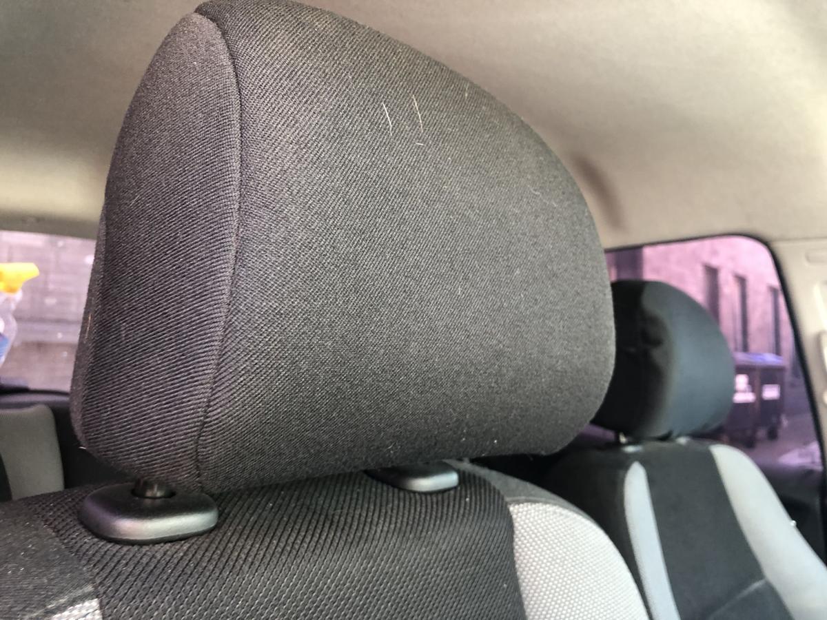 Peugeot 207 WA WC Sitz vorn rechts Beifahresitz 5 t&uuml;rer Stoffsitz Autositz