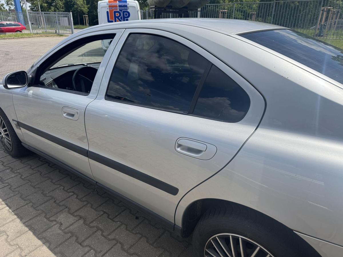 Volvo S60 original T&uuml;r hinten links 426 silbermetallic Rohbau Bj.2002