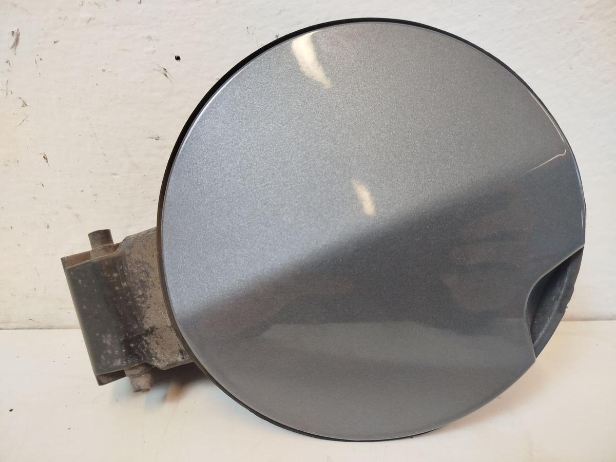 Citroen DS3 Sport Chic Tankklappe Tankdeckel Tankverschluss KTH Thorium Grau