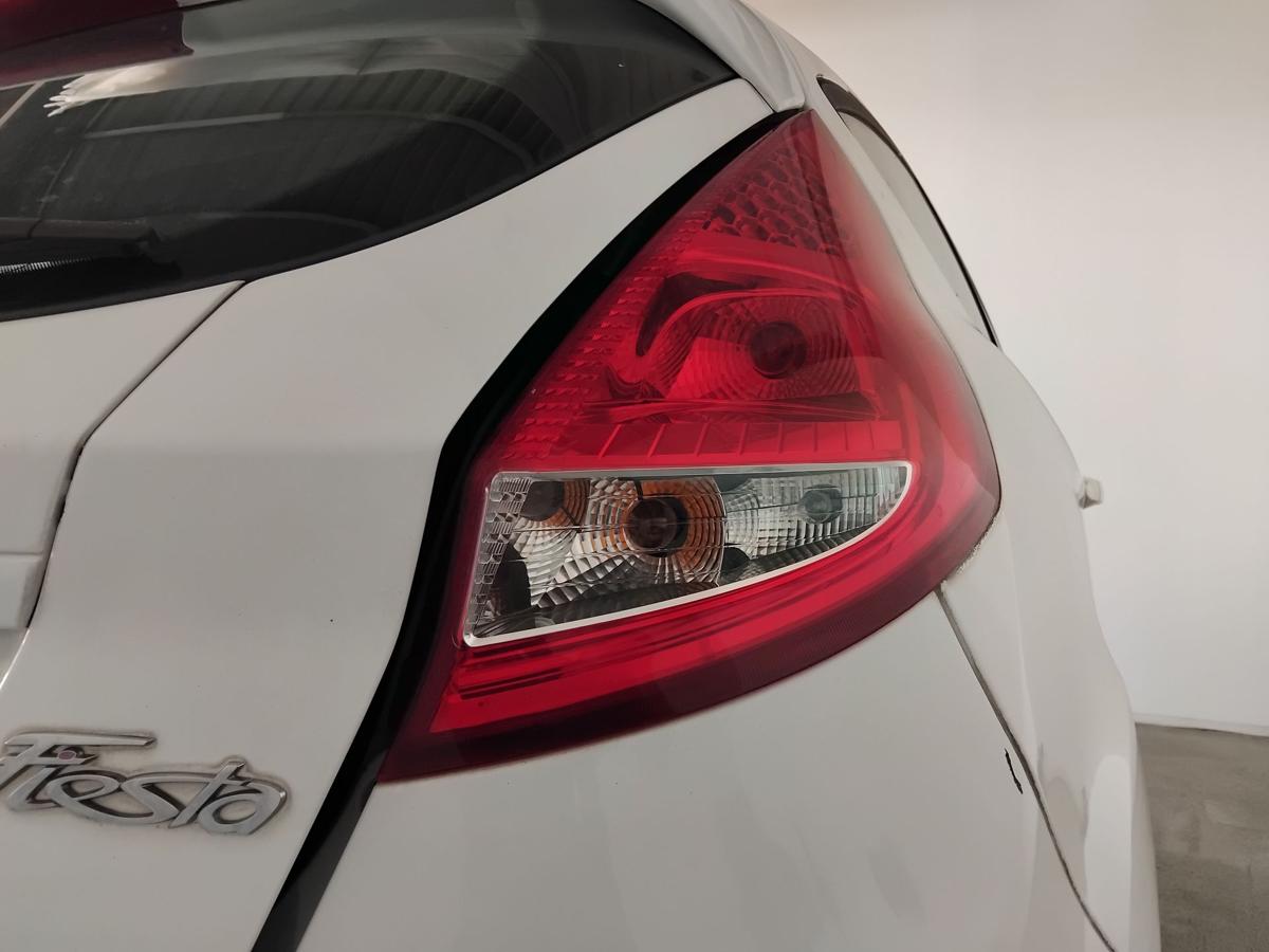 Ford Fiesta JA8 original Rückleuchte Schlussleuchte rechts BJ2009