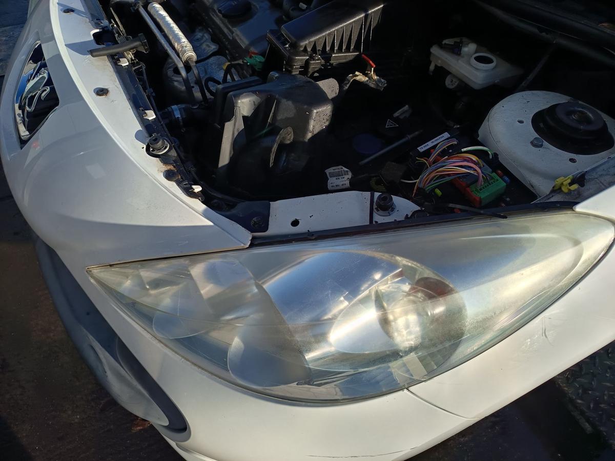 Peugeot 206+ original Scheinwerfer links Halogen/Haupt/Licht/Front Bj 2012