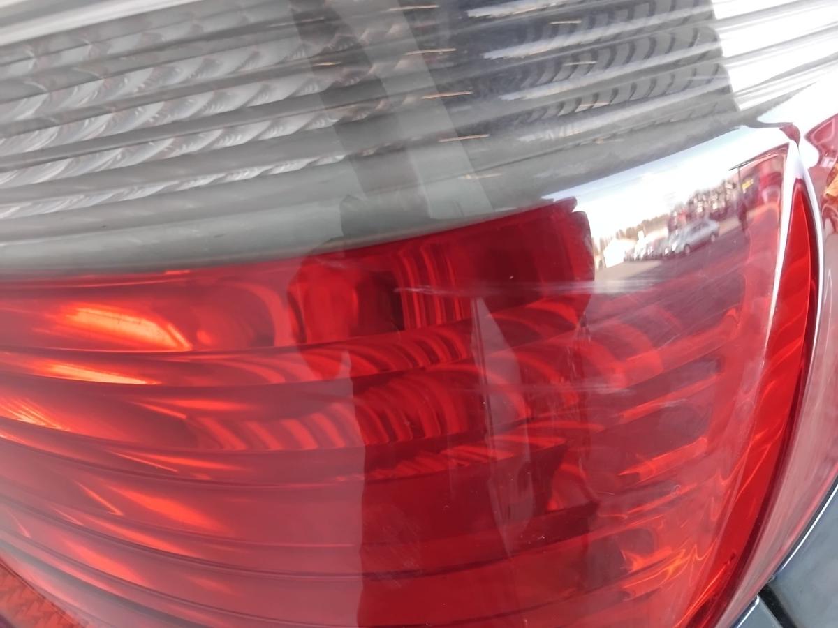 BMW 5er E60 Limousine original R&uuml;ckleuchte Heckleuchte rechts rot/grau BJ2003