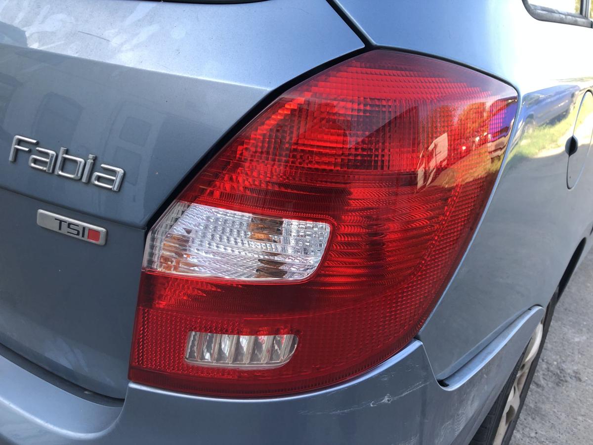 Skoda Fabia II 2 Typ 5J R&uuml;ckleuchte rechts R&uuml;cklicht Heckleuchte Kombi