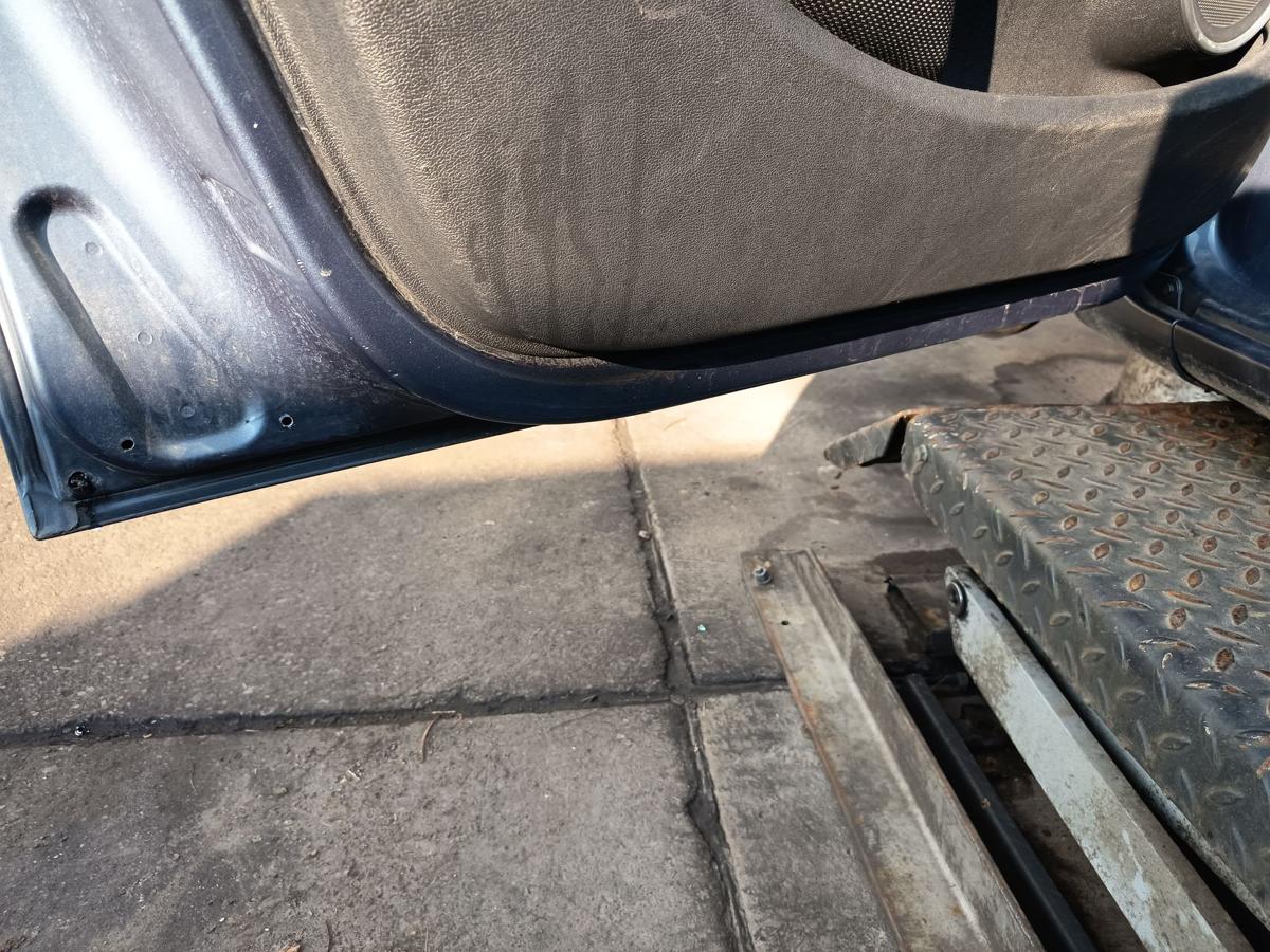 Renault Clio III Kombi original T&uuml;r vorne links TEJ47 Blue Gris Baujahr 2008