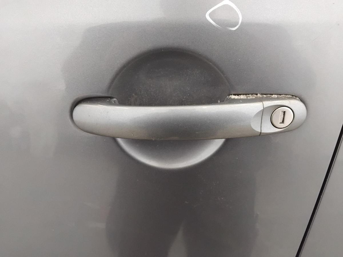 VW Touran 1T T&uuml;r vorn links Fahrert&uuml;r LD7X platingraumetallic BJ2007