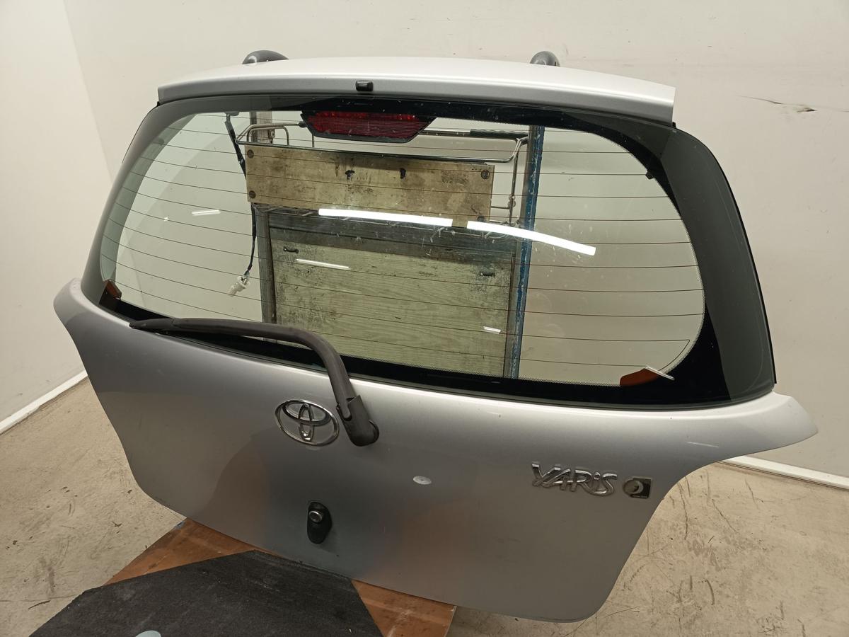 Toyota Yaris XP10 orig Heckklappe mit Scheibe 3trg Kofferraum 199 Siber Bj 2000