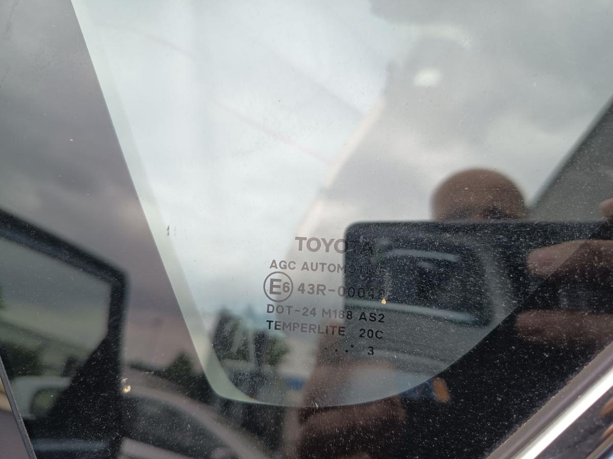 Toyota Auris E18 Limo original Seitenscheibe hinten links Fond C S&auml;ule Bj 2013