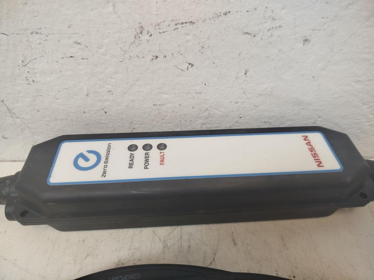 Nissan Leaf ZE1 40kWh Ladegerät Ladekabel Hochvoltbatterie 230V Hausanschluss