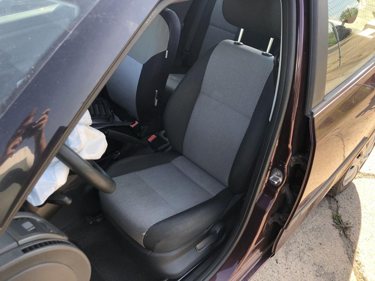 Skoda Fabia 5J Sitz vorn links Stoff ohne Heizung Fahrersitz Autositz