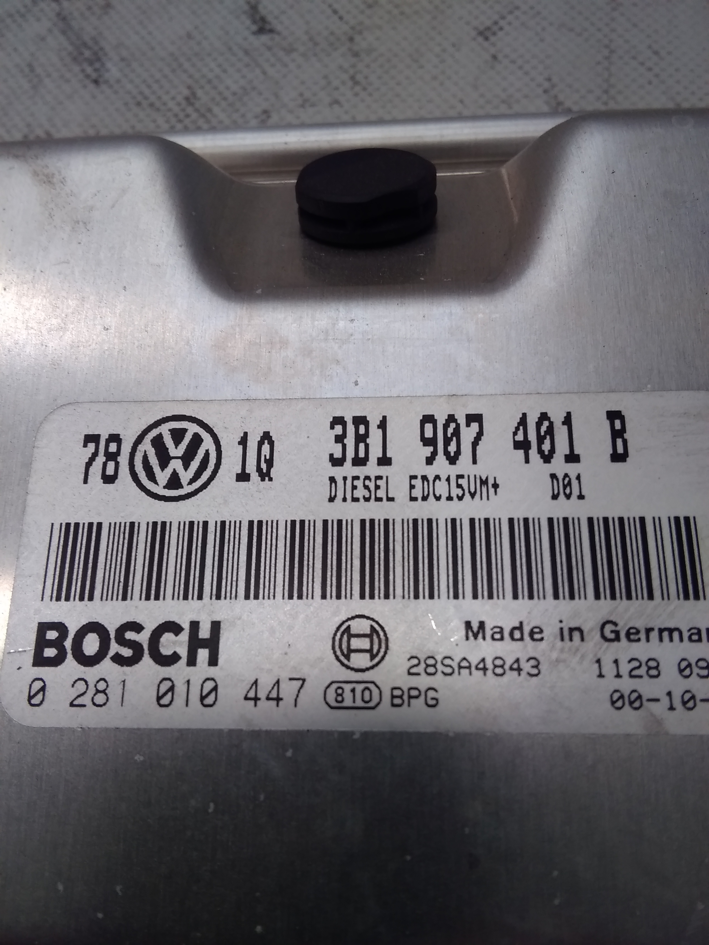 VW Passat 3BG Bj.2001 original Motorsteuergerät 2.5TDI 110kw *AKN* 0281010447 Bosch