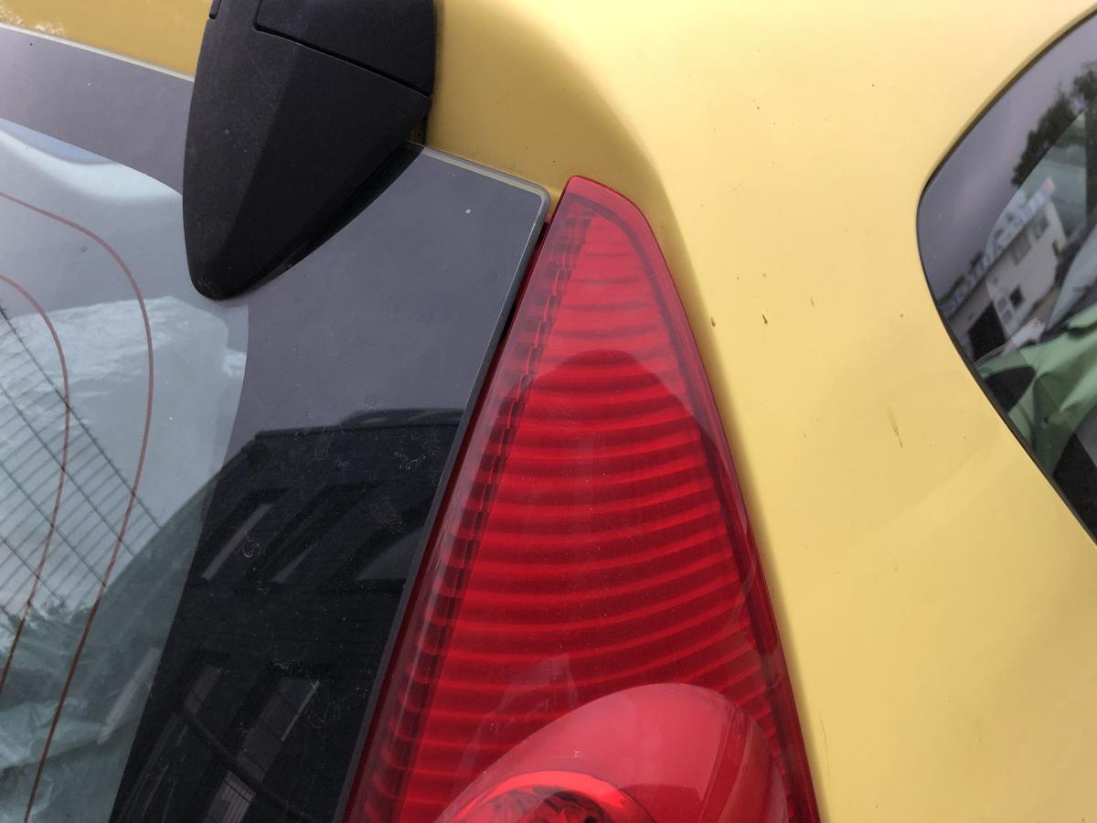 Peugeot 107 Typ P R&uuml;ckleuchte rechts R&uuml;cklicht Heckleuchte Schlusslicht