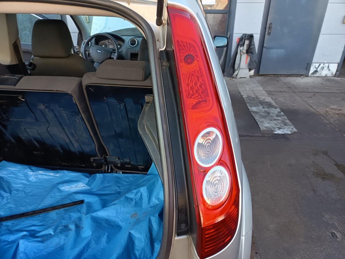 Ford Fiesta VI 3t&uuml;rer original R&uuml;ckleuchte rechts Heck Schluss Licht Bj 2006