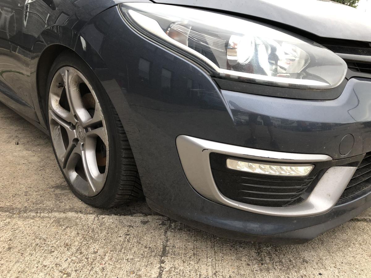 Renault Megane 3 III Grandtour Stoßfänger vorn GT Facelift Tagfahrlicht TEKPN