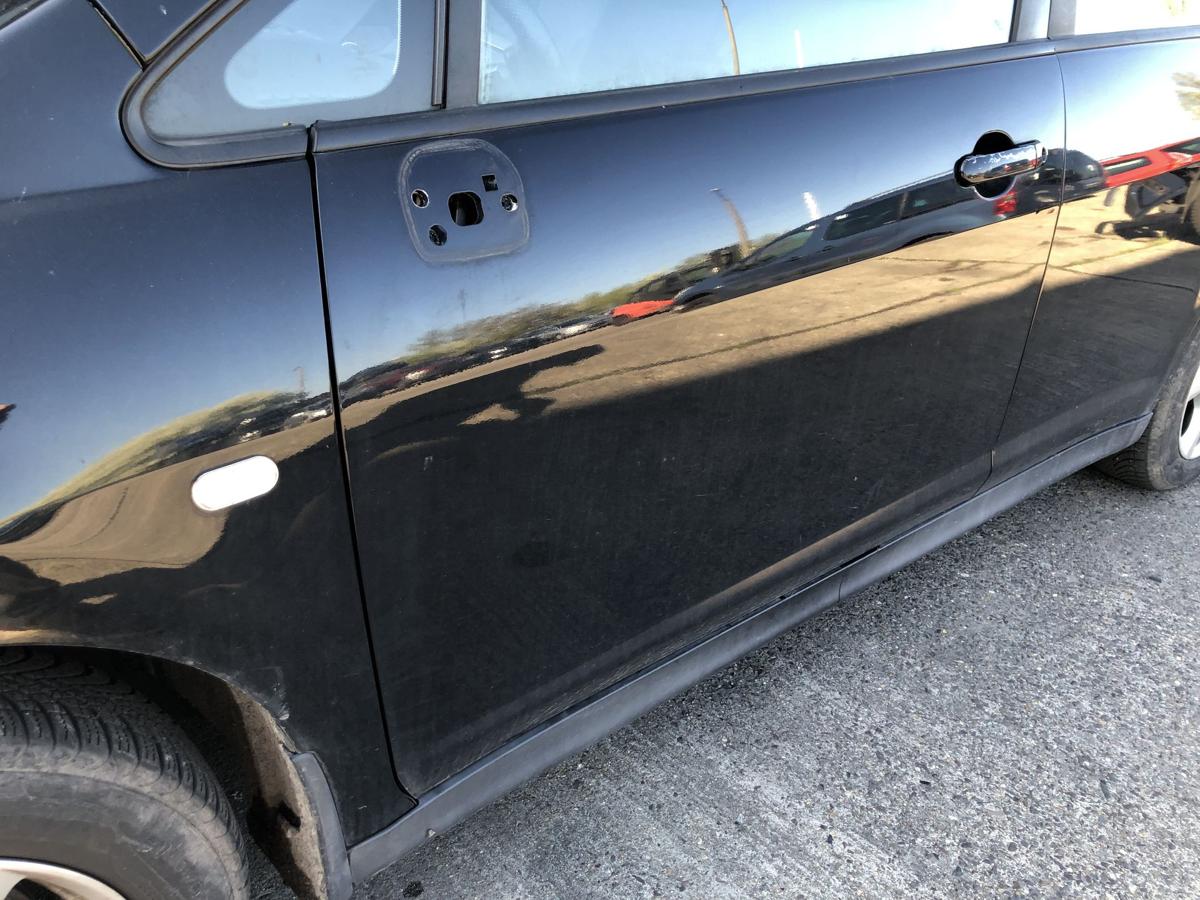 Nissan Tiida C11 T&uuml;r vorn links Fahrert&uuml;r im Rohbau KH3 Superblack