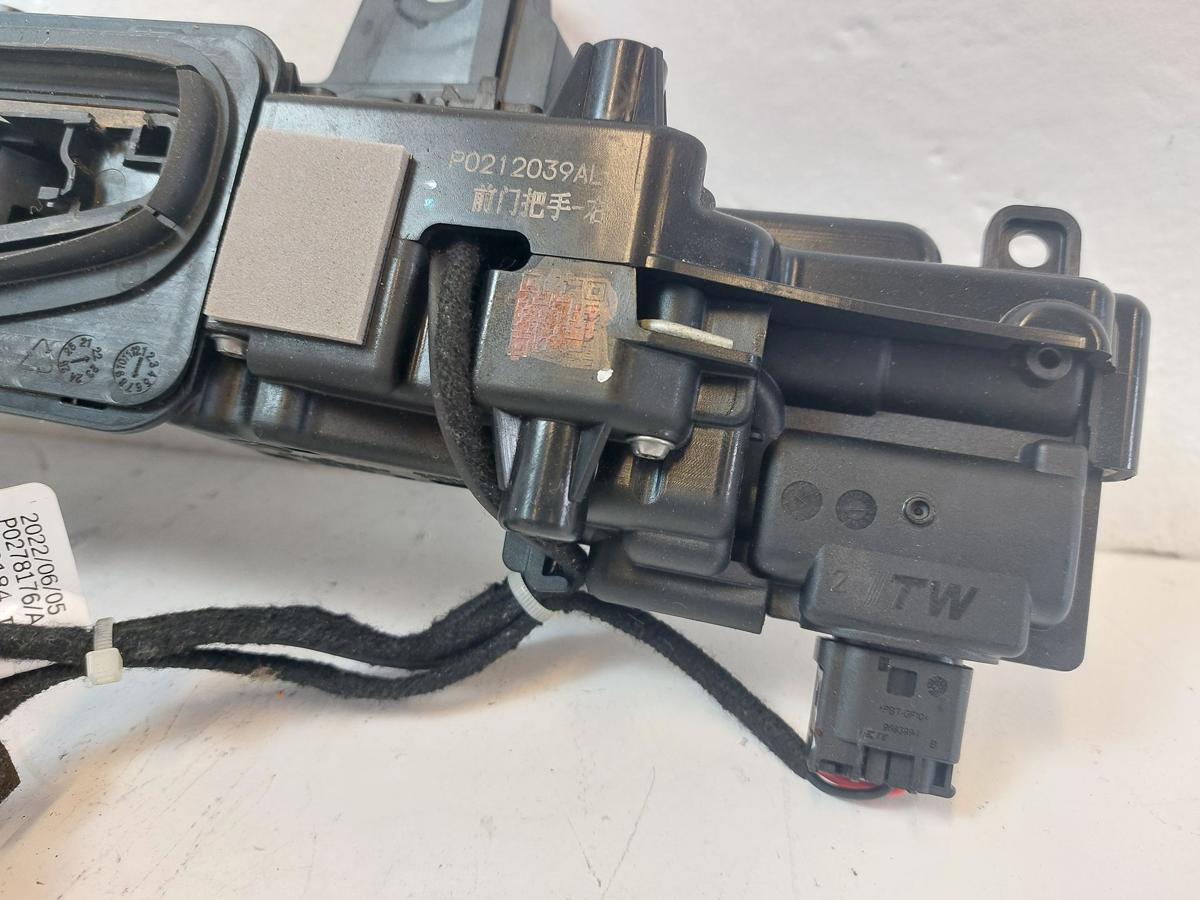 NIO ET7 Türgriff vorn rechts Außengriff Beifahrertür ausfahrbar beleuchtet