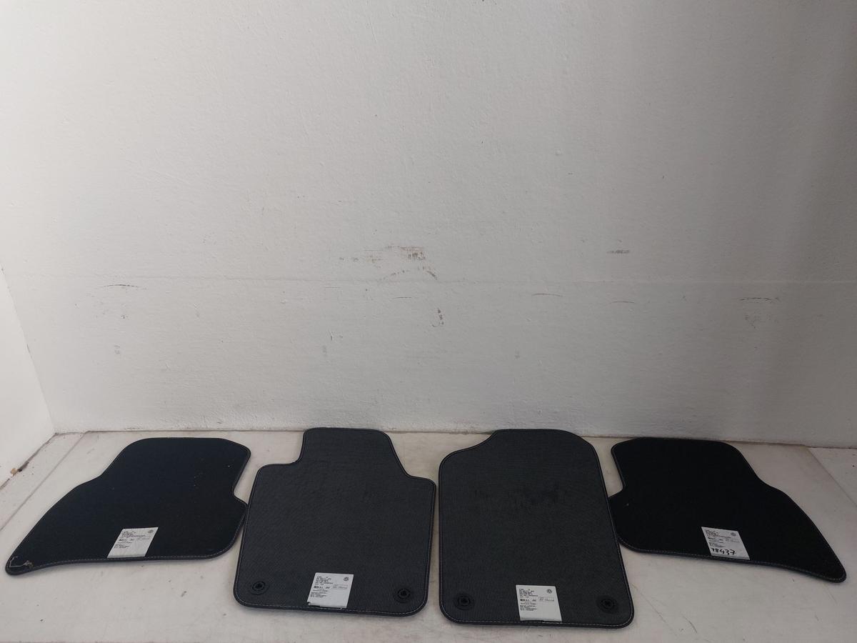 VW Polo 6R Satz Fussmatten 4 teilig Teppich vorn hinten links rechts Velour