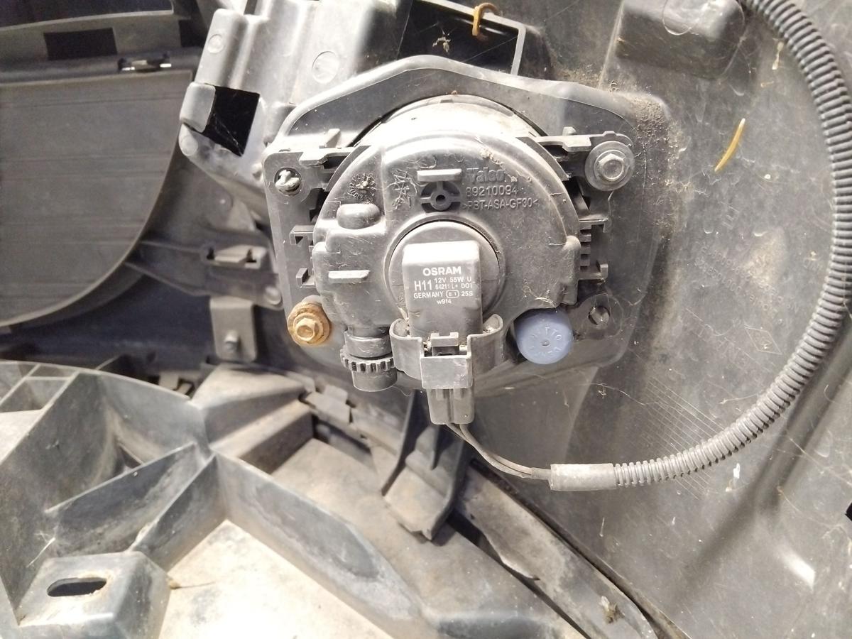 Renault Megane 3 orig Sto&szlig;stange Stossf&auml;nger vorn NV472 Bleu Crepuscule BJ2009