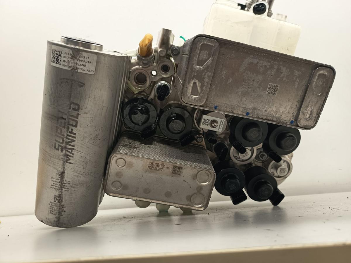 Tesla Model Y original W&auml;rmetauscher Klima 152300700F vorn Baujahr 2025