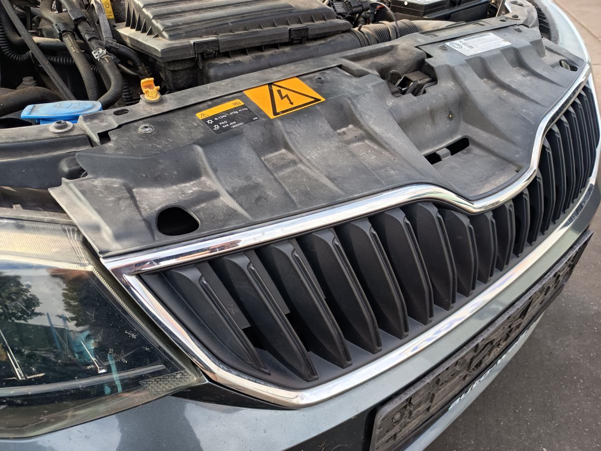 Skoda Fabia III NJ original K&uuml;hlergrill Frontmittelteil schwarz/chrom Bj 2015