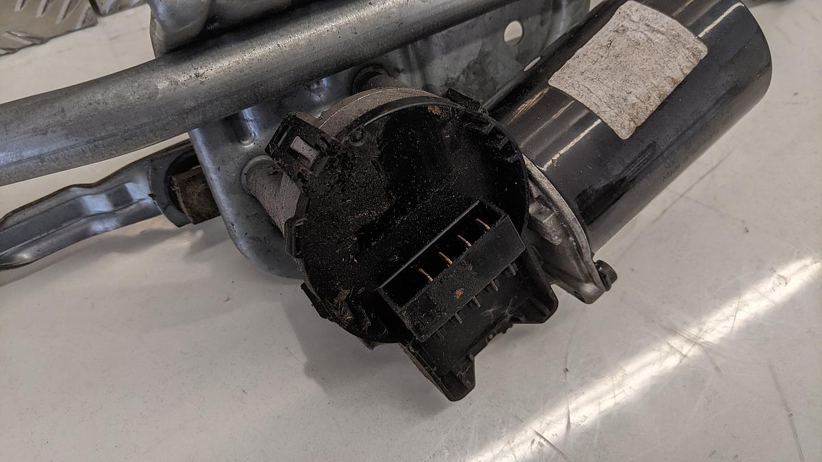 VW Passat 3B B5 Wischergestänge vorn mit Wischermotor 3B1955113B