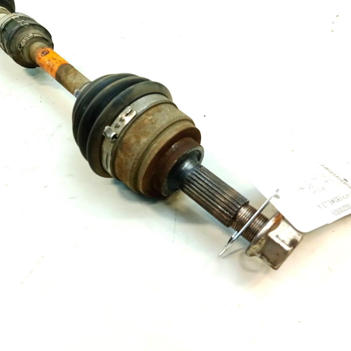 Nissan Micra K13 Antriebswelle Gelenkwelle links 1.2 CVT-Automatik Bj.2013