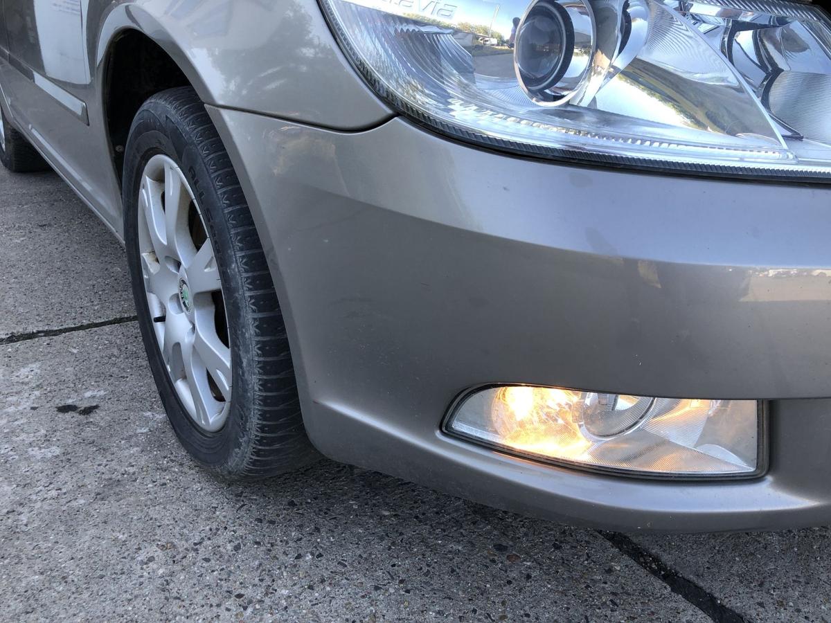 Skoda Octavia 1Z ab09 Sto&szlig;f&auml;nger vorn Frontsch&uuml;rze Nebel Tagfahrlicht LF8H