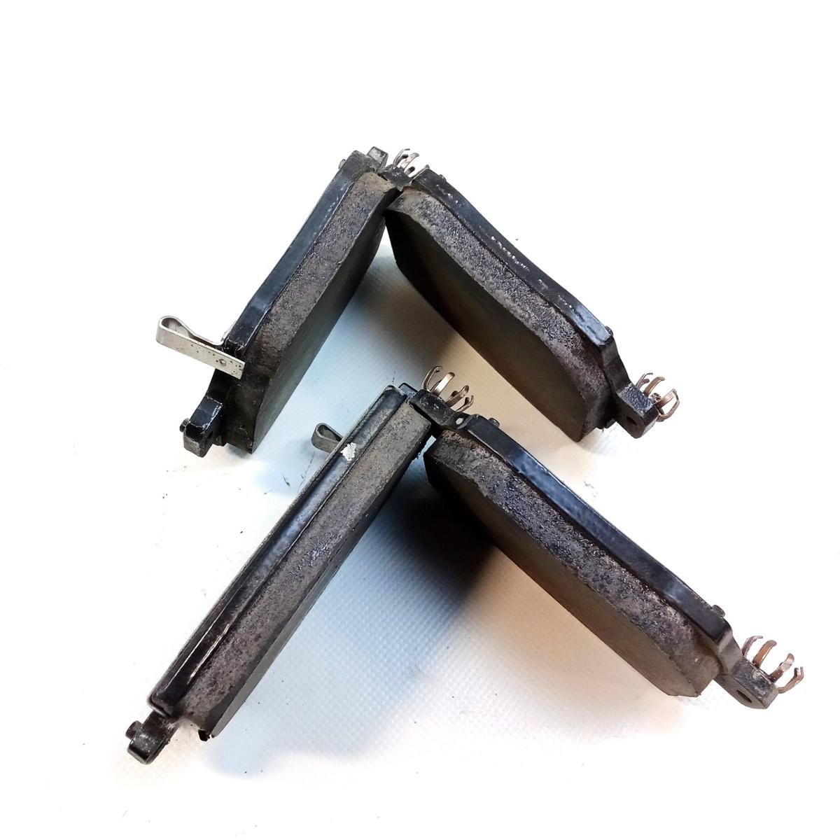 Tesla Model Y Performance original Satz Bremsscheiben hinten mit Bremsbel&auml;gen