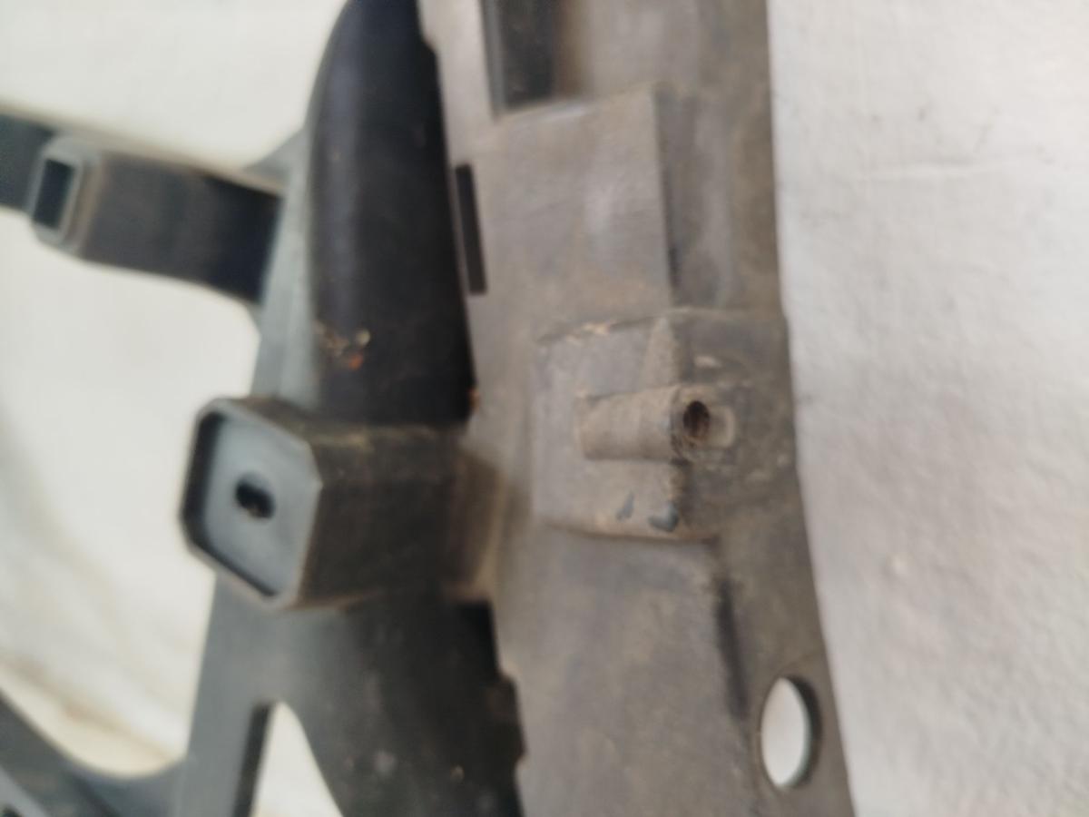 VW Passat CC Halter Befestigung Einschub Sto&szlig;f&auml;nger hinten rechts