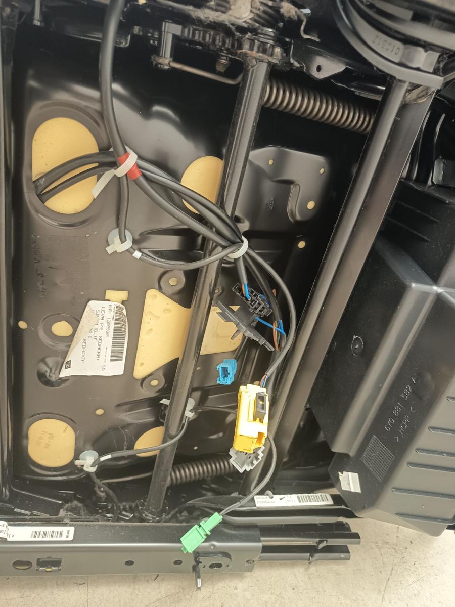 Skoda Roomster 5J orig Sitz vorn rechts Heizung Beifahrer h&ouml;henverstellbar Bj 12