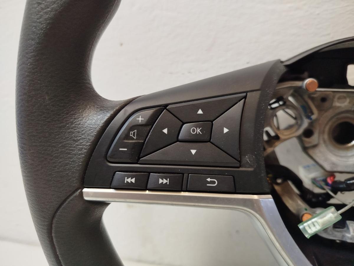 Nissan Micra K14 Lenkrad Plastiklenkrad 3 Speichen mit Mufu kein Leder