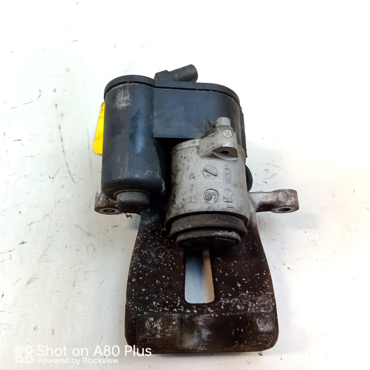 VW Passat 3C B6 Variant original Bremssattel Hinterachse links 282x12mm Bj.2009