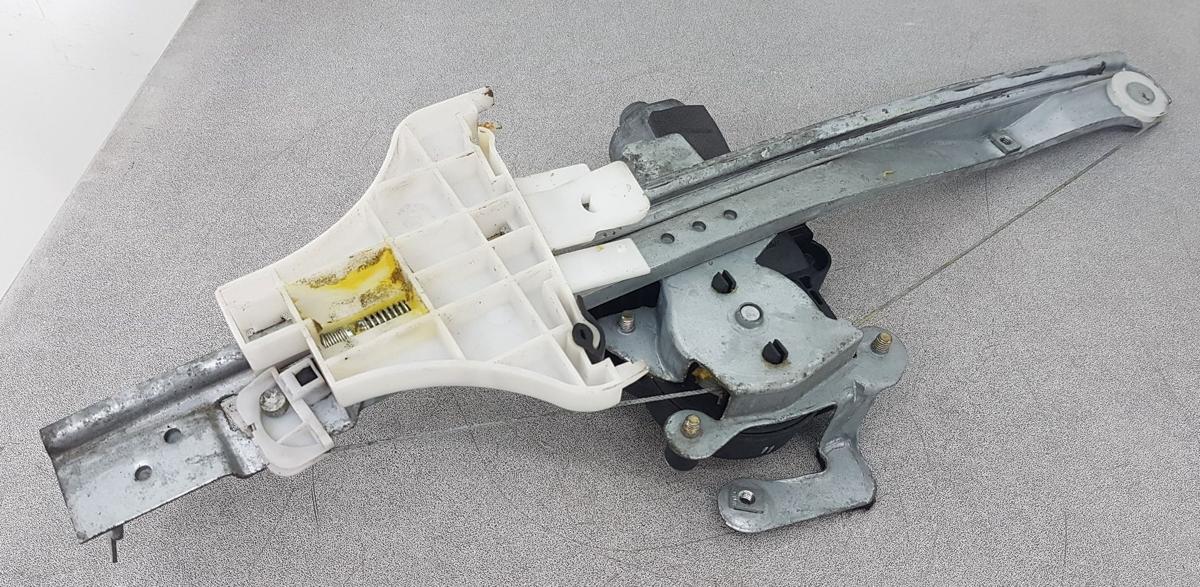 Ford Mondeo Fensterheber hinten rechts 0130821772 Bj2005 Komi
