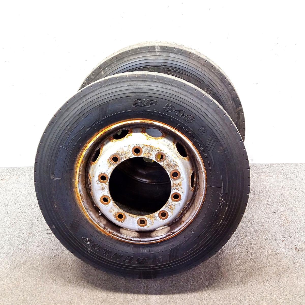 2 Komplettr&auml;der Reifen Lenkachse 315/70R22.5 Dunlop SP346+ M&amp;S aus 2022