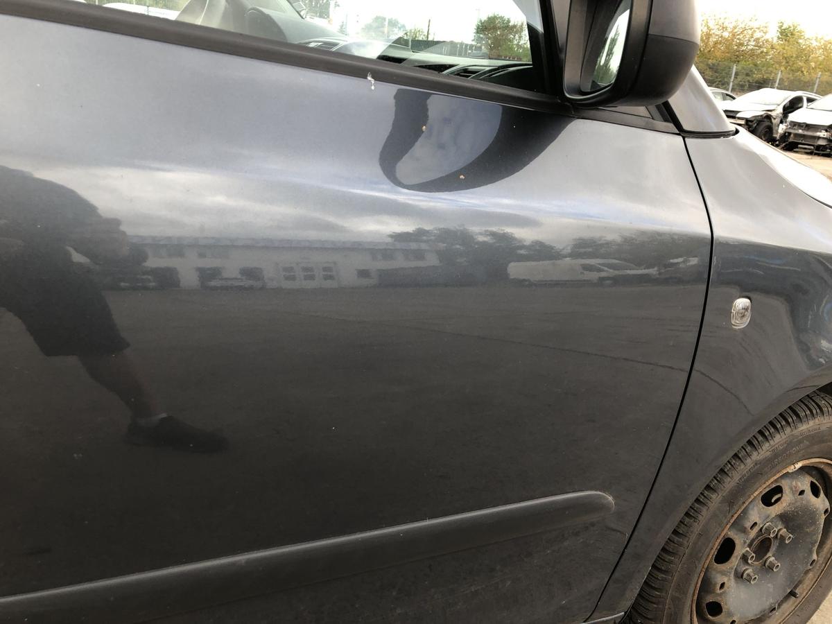 Skoda Fabia 5J T&uuml;r vorn rechts Beifahrert&uuml;r im Rohbau LF8J Antracit Grey