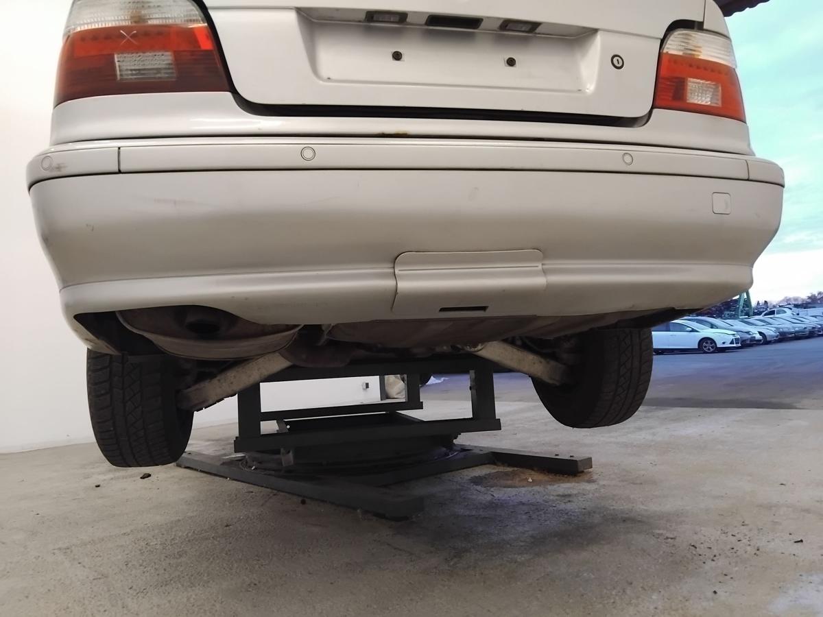BMW 5er E39 Limousine orig. Sto&szlig;stange Sto&szlig;f&auml;nger hinten Facelift mit PDC BJ2001