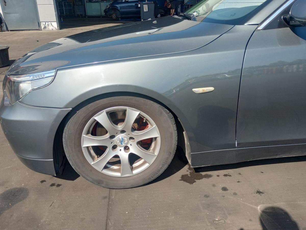 BMW 5er E60 original Kotflügel links Fahrerseite A36 Titangrau Bj 2005