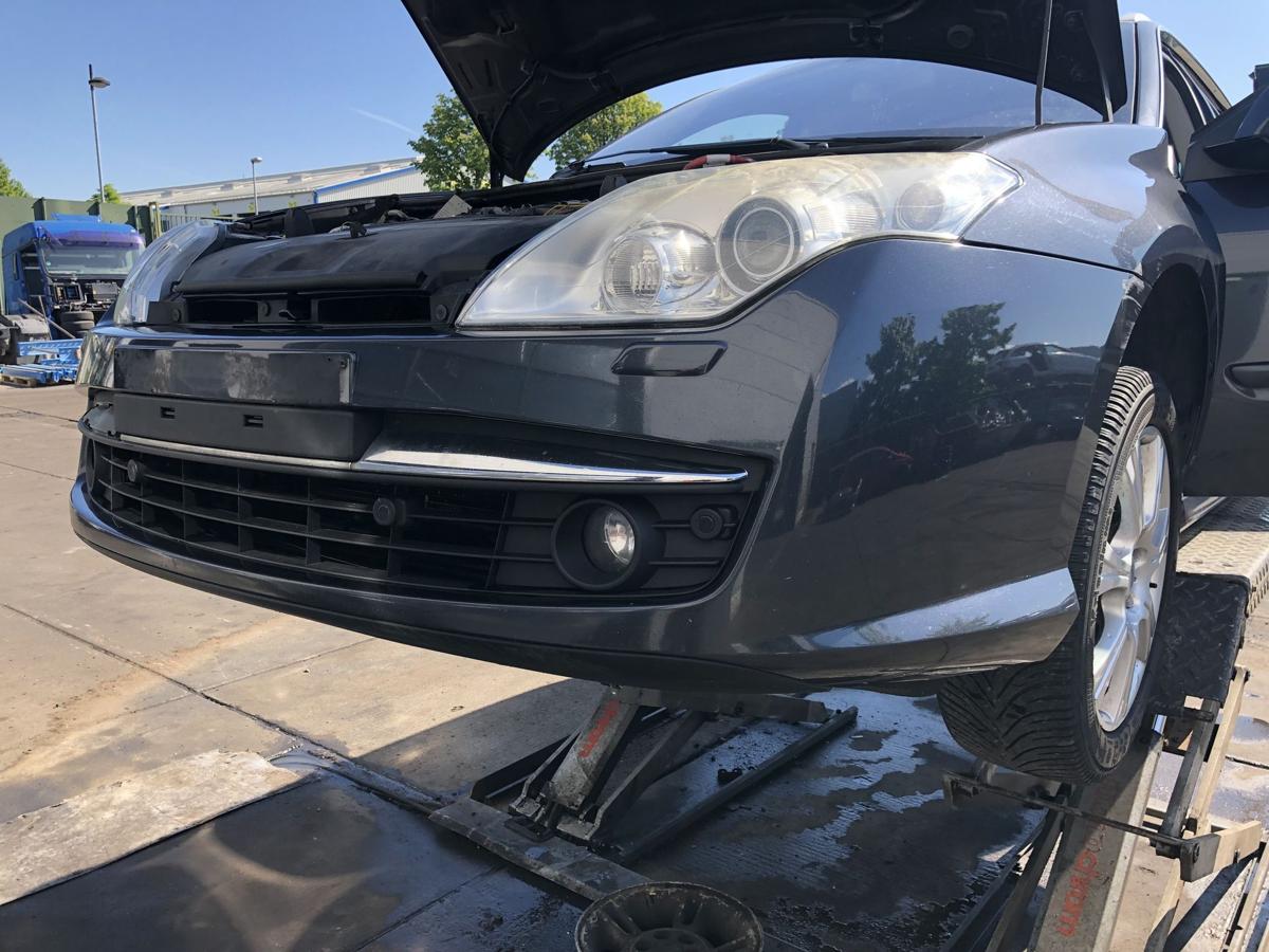 Renault Laguna III orig Stoßstange Fänger vorn/Front B66 Graphitschwarz Bj 2010