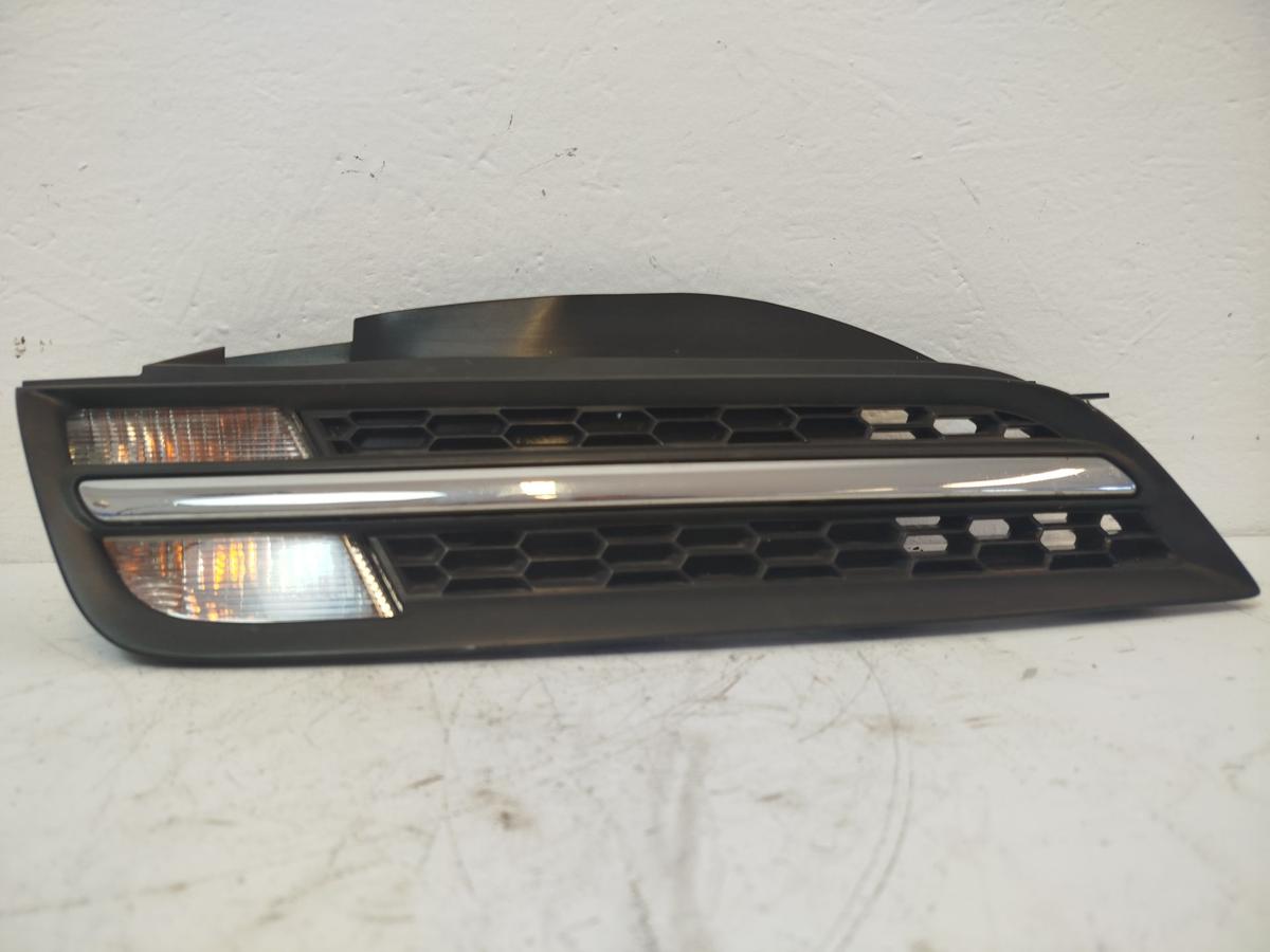 Nissan Micra K12 Kühlergrill Grill Frontgrill vorn rechts mit Blinkleuchte ab 05