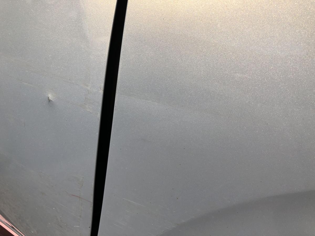 Nissan Micra K14 Kotflügel vorn rechts Beifahrerseite leicht Beschädigt KNV