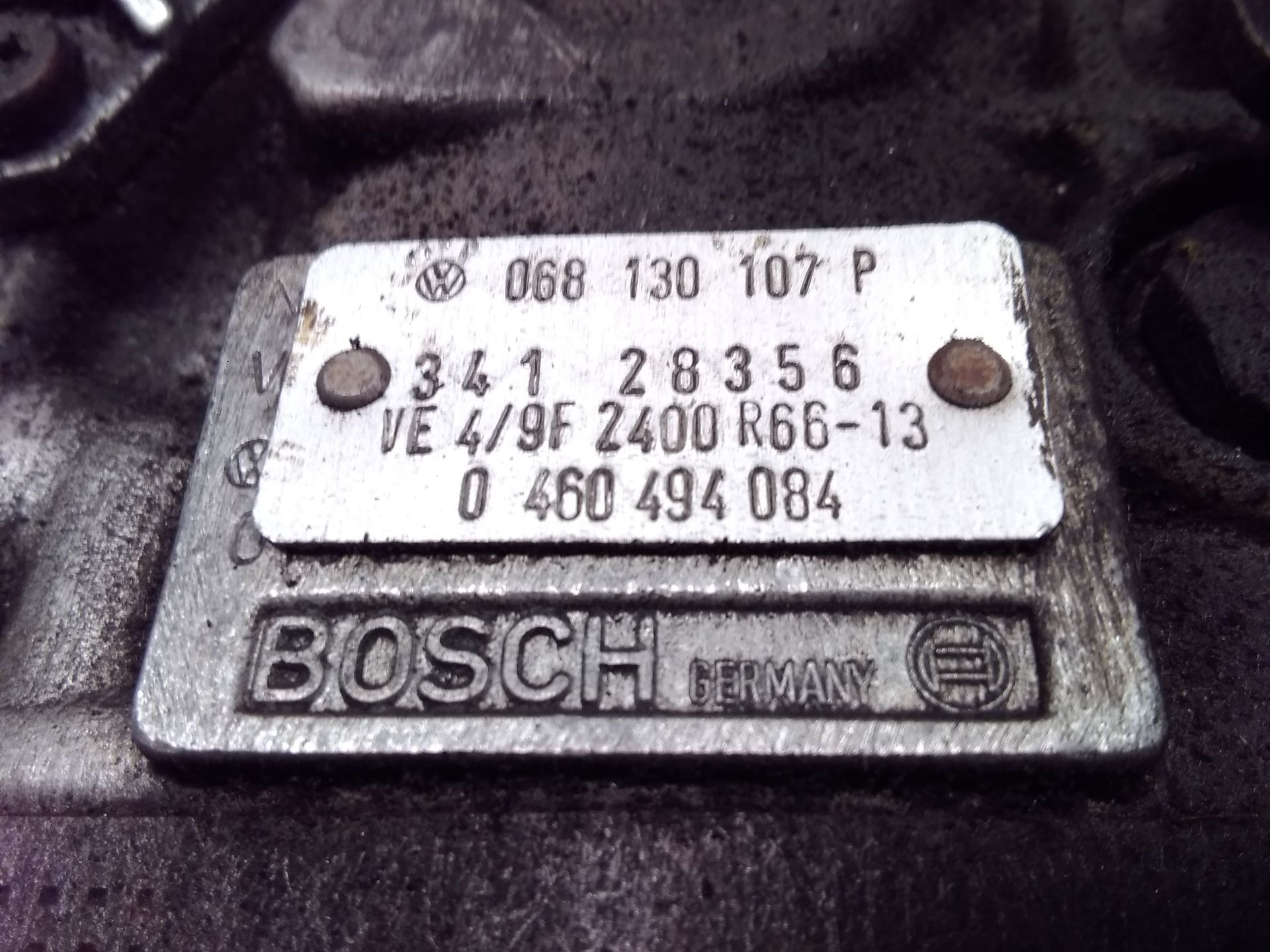 VW Golf 2 original Einspritzpumpe 068130107P Bosch 0460494084 1.6D 40kw
