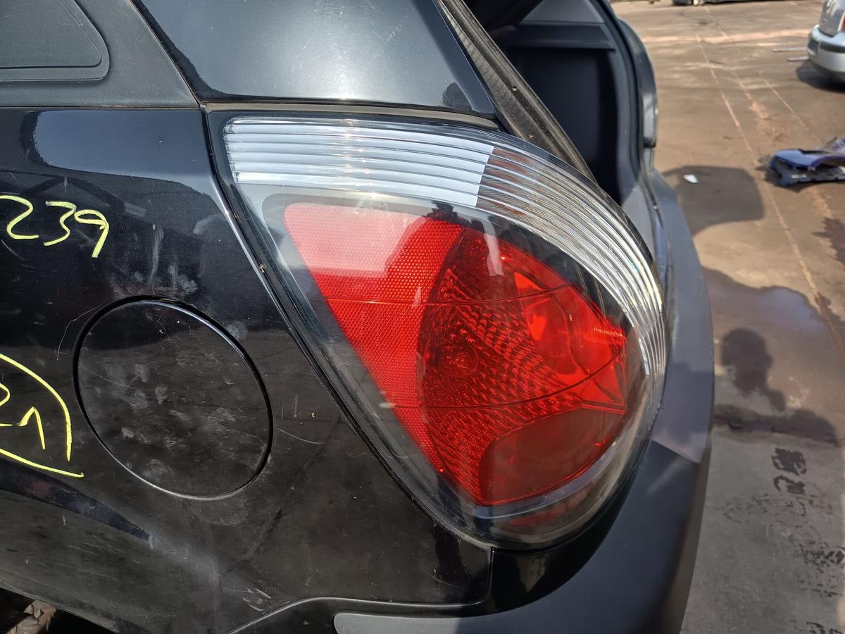 Kia Rio II 5t&uuml;rer original R&uuml;ckleuchte links Heck Schluss Licht Bj 2009